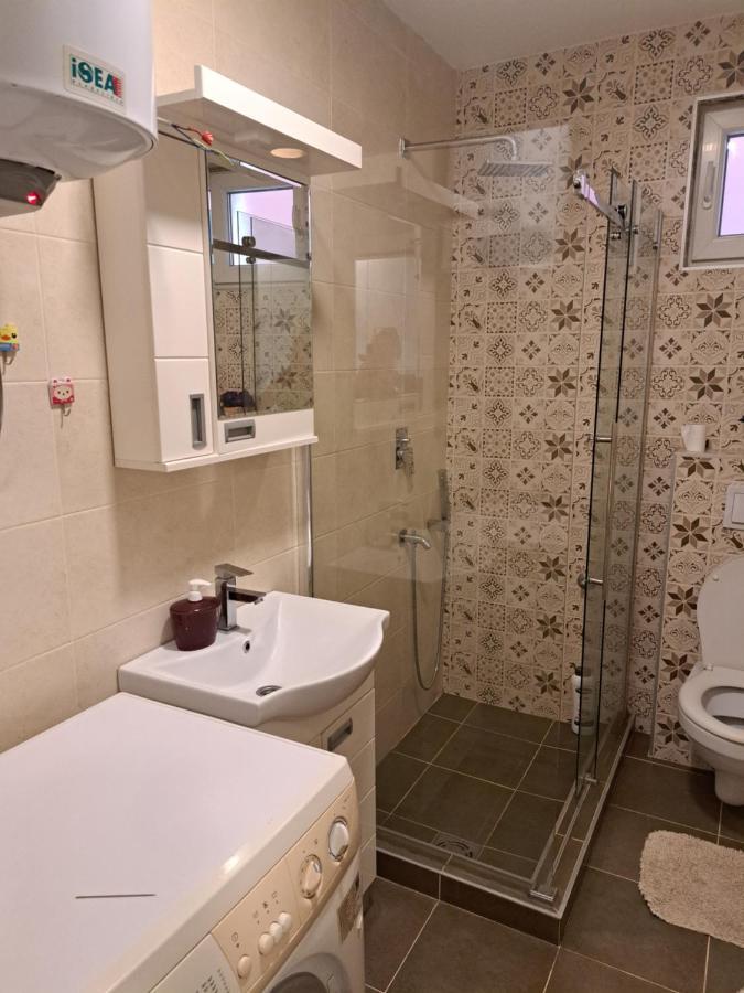 Sara 2 Apartment