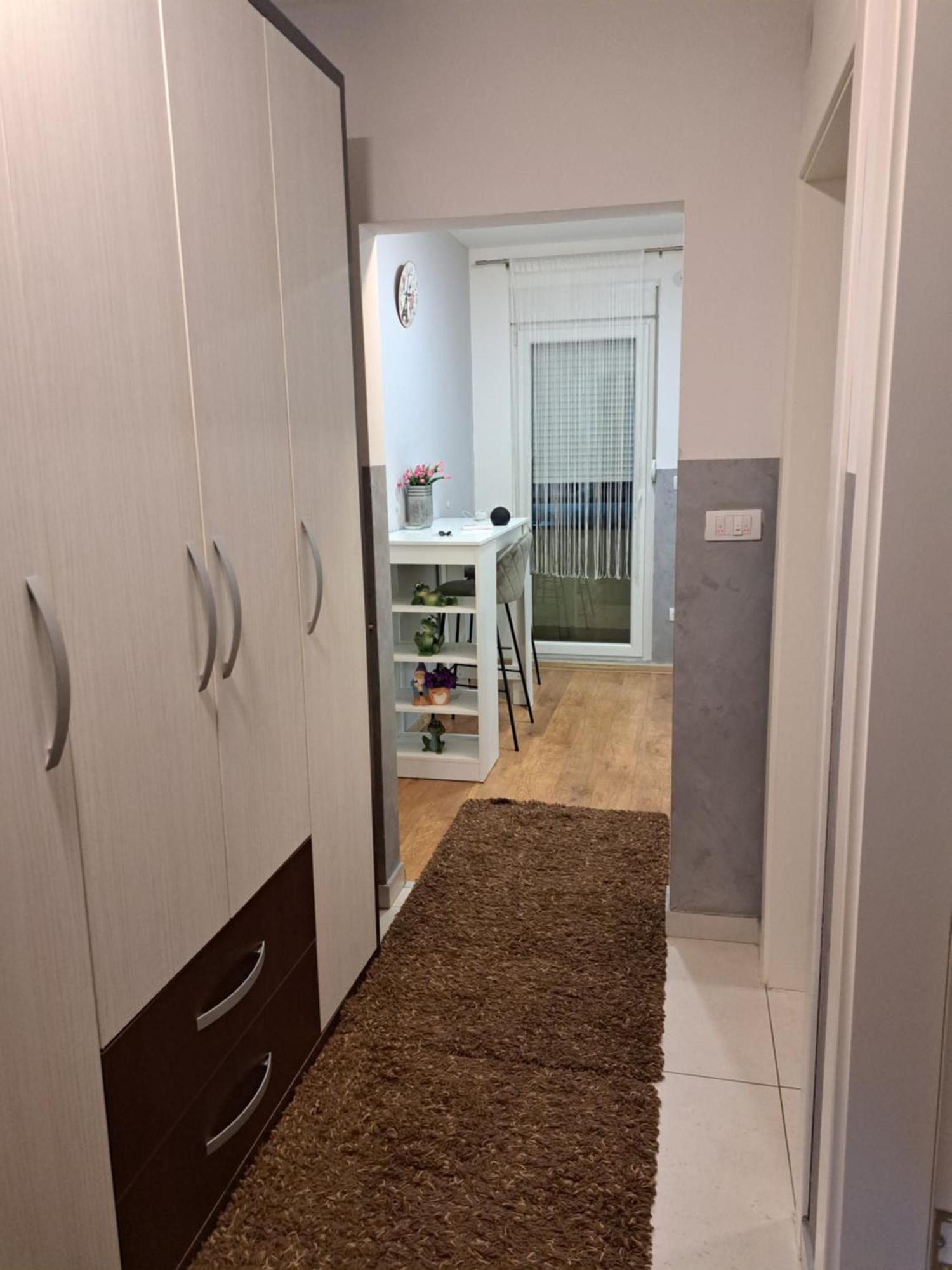 Sara 2 Apartment